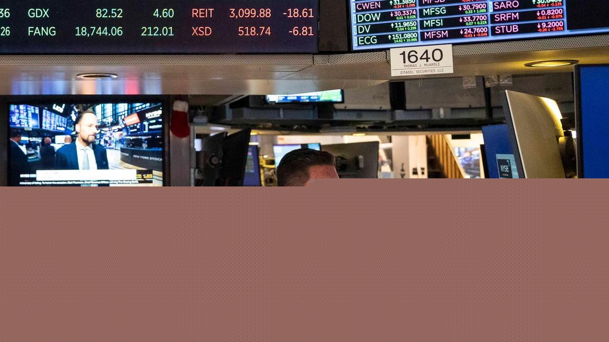 Wall Street mixed amid Iran optimism, earnings concerns