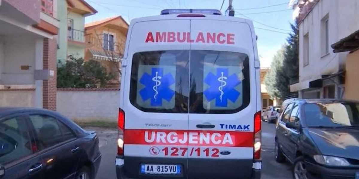 E rëndë në Ksamil, babai përplas aksidentalisht për vdekje vajzën e tij 4-vjeçare