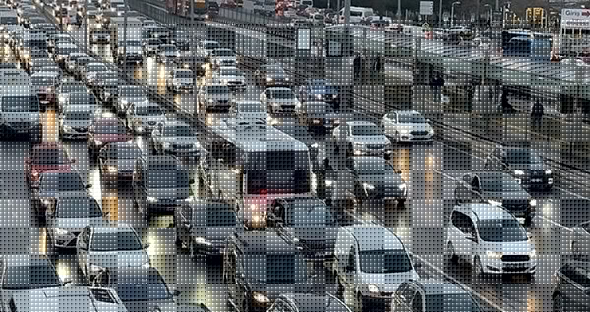 İstanbul'da trafik var mı? SON DAKİKA! 12 Ağustos Çarşamba hangi ilçelerde trafik var, hangi yollar kapalı?