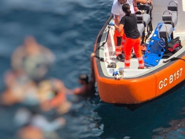 #Cronaca #Sorrento - Turista belga cade dalla scogliera ai Bagni della Regina Giovanna, salvata dalla Guardia Costiera