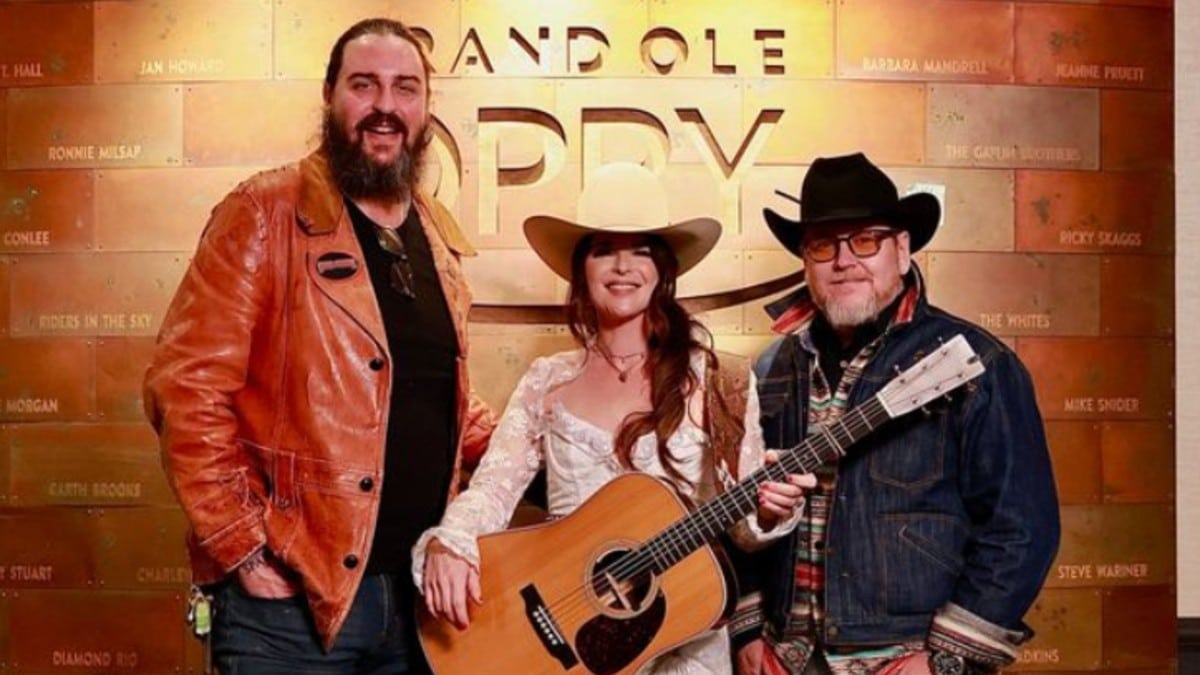 Jenna Paulette signs new management deal ahead of ‘Horseback (Deluxe)’ release