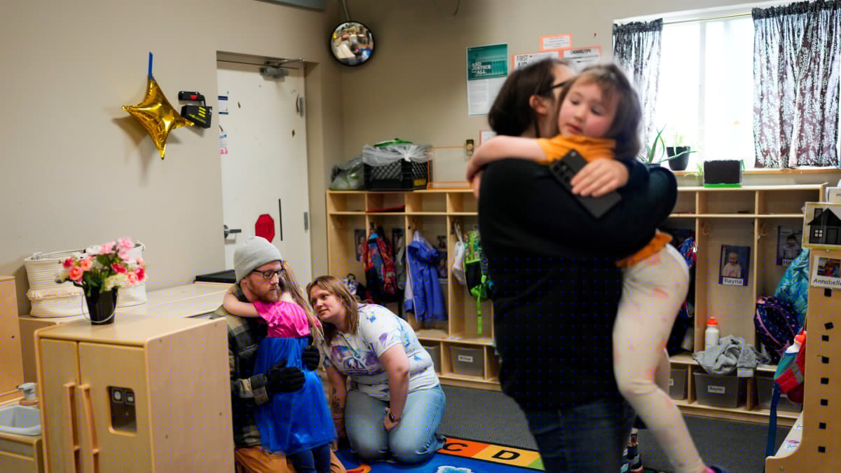 Starting school can be hard for young kids. Here's how to help with separation anxiety
