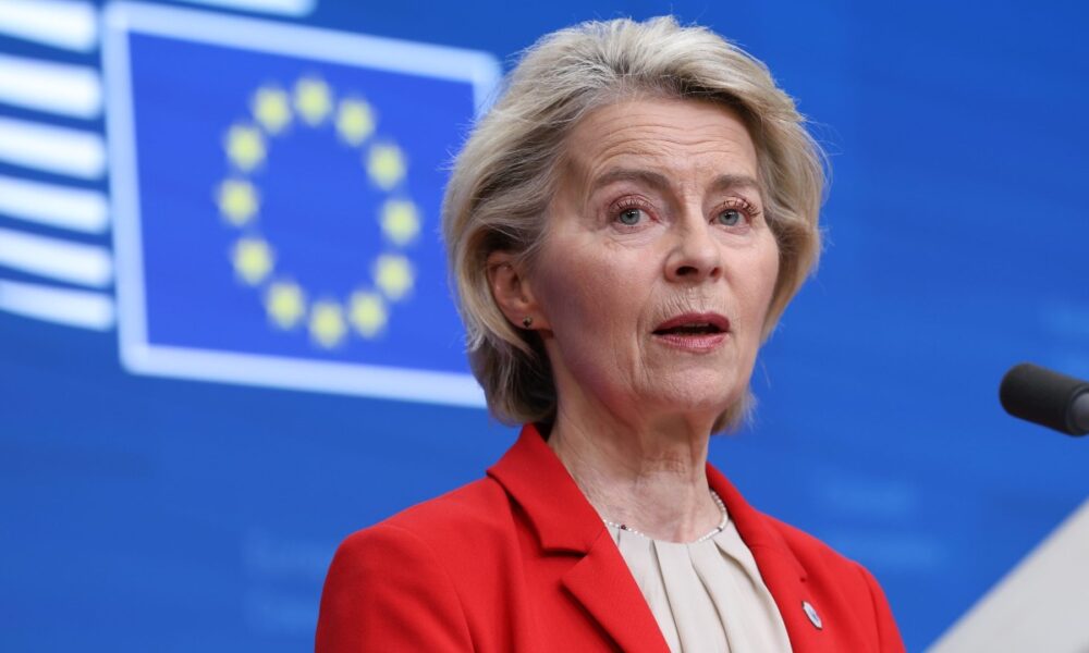 Comisia Europeană angajează stagiari cu peste 1.500 de euro pe lună. Nu există limită de vârstă, iar în unele cazuri facultatea nu este obligatorie