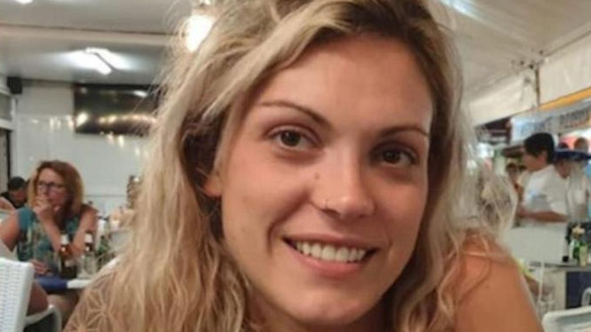New search after bones discovered near Tasmanian bush track where backpacker Celine Cremer vanished