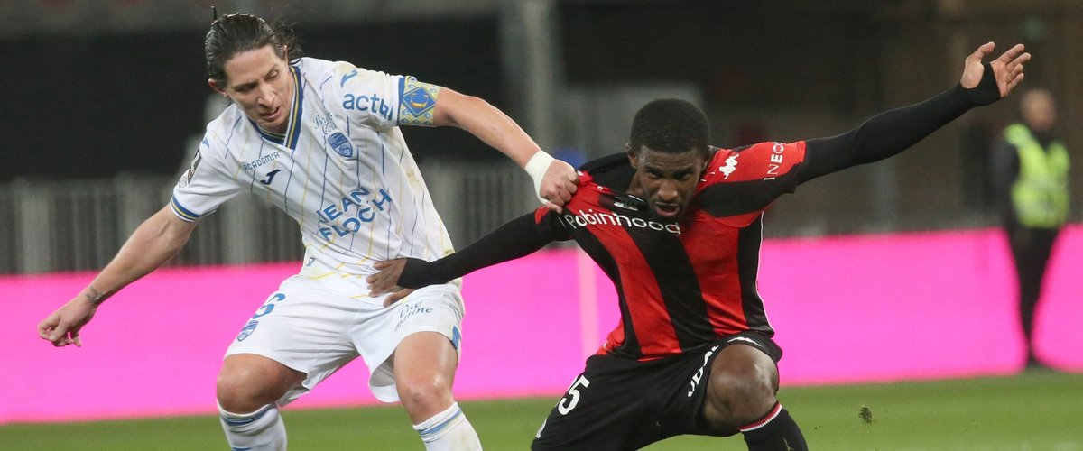 "Cataclysmique"... Un mois après son arrivée à Nice, un joueur subit une rupture du ligament croisé, les supporters sont dépités