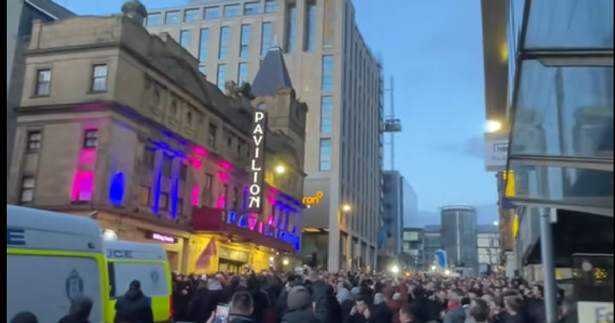 Huge police response in Glasgow city centre as football fans gather before Celtic vs Utrecht