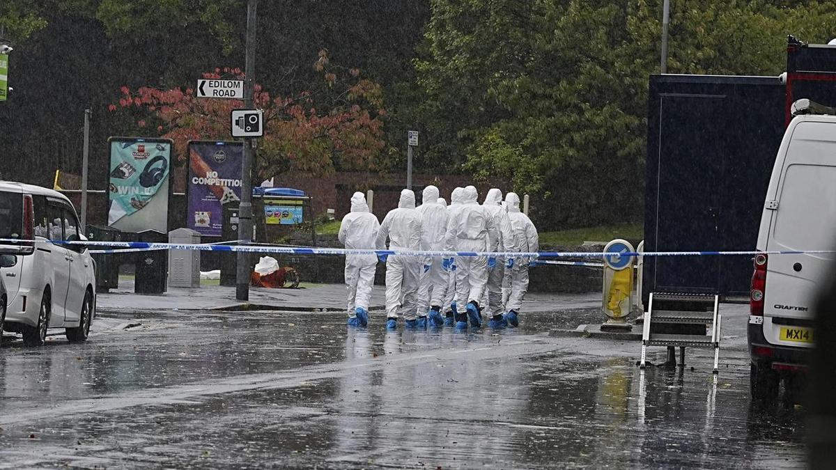 Manchester: Police question six over Heaton Park Congregation Synagogue attack