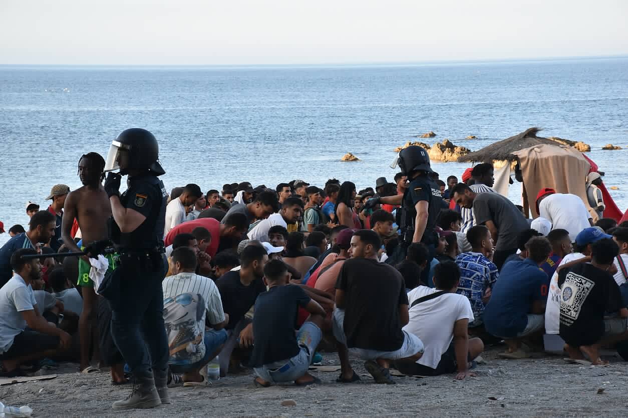 ES: po migrantų antplūdžio Seutoje „Meta“ ir „TikTok“ sutiko atidžiau tikrinti faktus