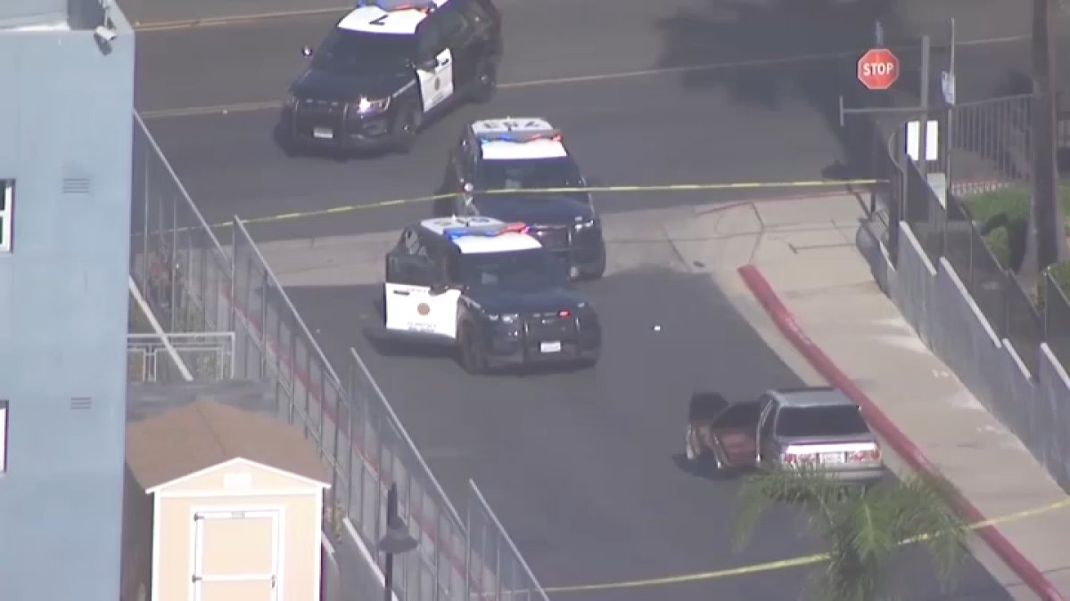 Policía de San Diego balea a una persona sospechosa de conducir un auto robado en San Ysidro