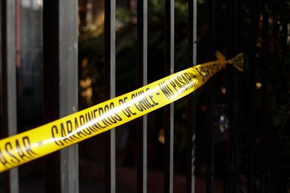 Delincuente muere tras portonazo a matrimonio en Maipú: Víctima del robo lo impactó con su auto