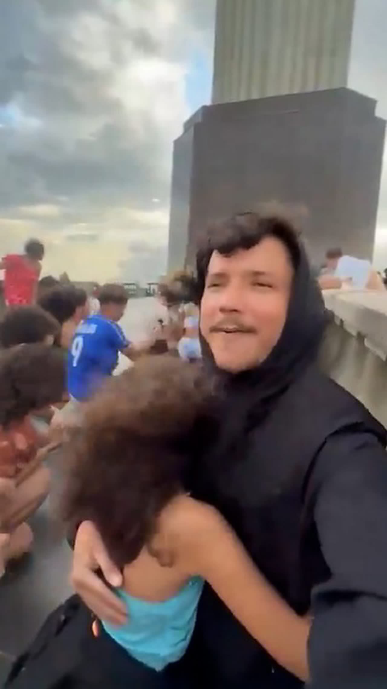 Vídeo: veja as situações de extremo desespero enfrentadas por cariocas e fluminenses durante o vendaval