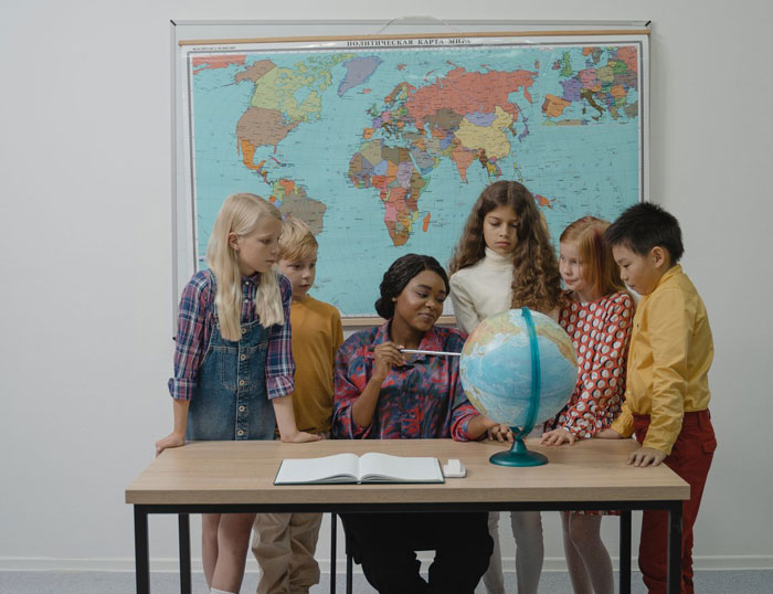 Woman Shows The Actual Scale Of The Continents, And It’s Crazier Than You Think
