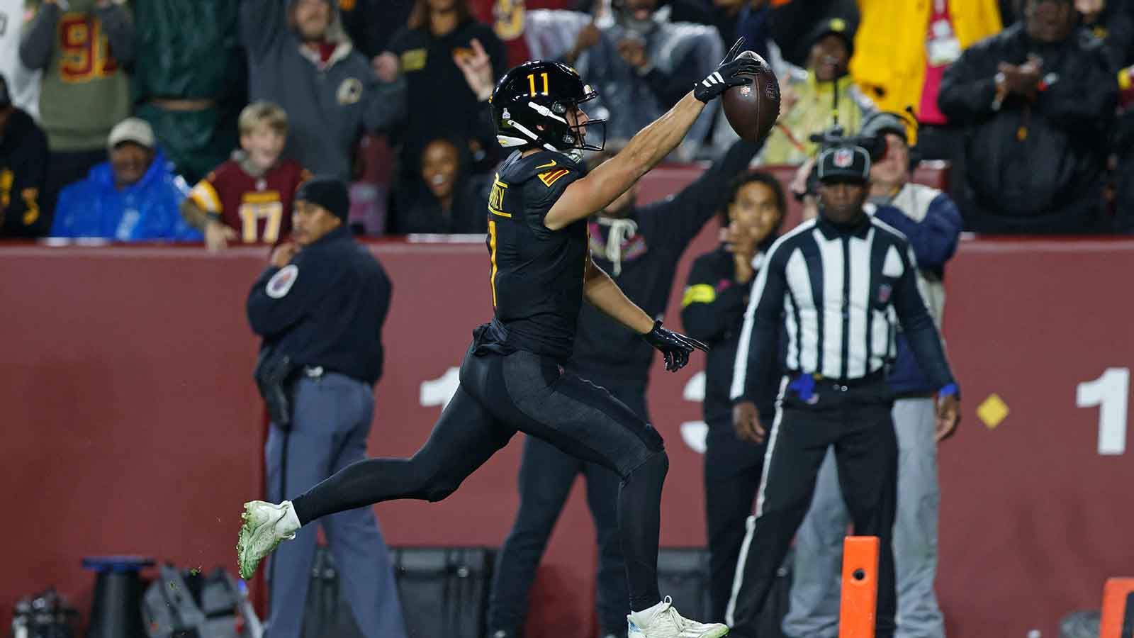 2 Commanders first-stringers in danger of losing starting jobs ahead of 2026 NFL season