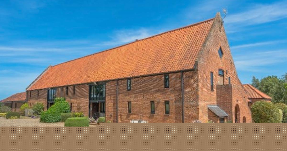 Plans to turn barns and cottages at £2.5m-rated property into new homes rejected