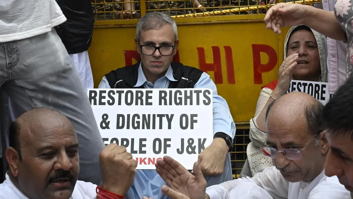 Omar Abdullah stands alone on statehood