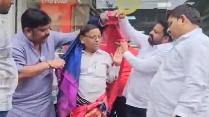 Maharashtra Shocker: Congress Worker Forced to Wear Saree in Public For Posting ...