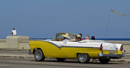 Havana's Tourist Drought: Classic Car Drivers Slash Prices Amid Fuel and Future Uncertainty