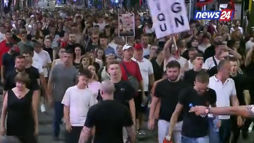 Mbyllet tubimi i 61-të! I bashkohet më 1 gusht protestës kombëtare, Bulevardi oshëtin nga thirrjet e protestuesve: Diaspora, zemra e Shqipërisë! (VIDEO)