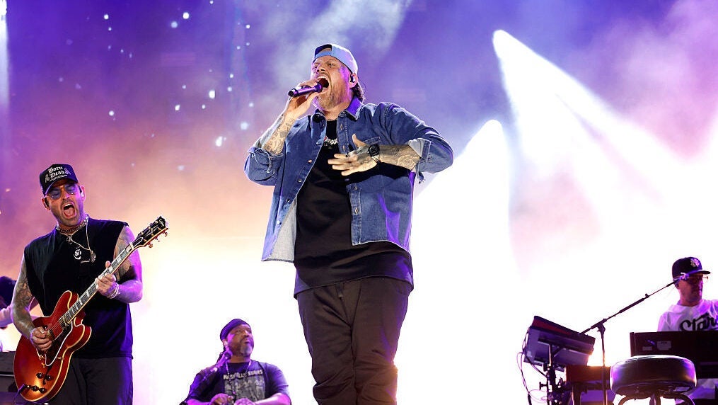 Jelly Roll Takes Year-Long Touring Break After Divorce