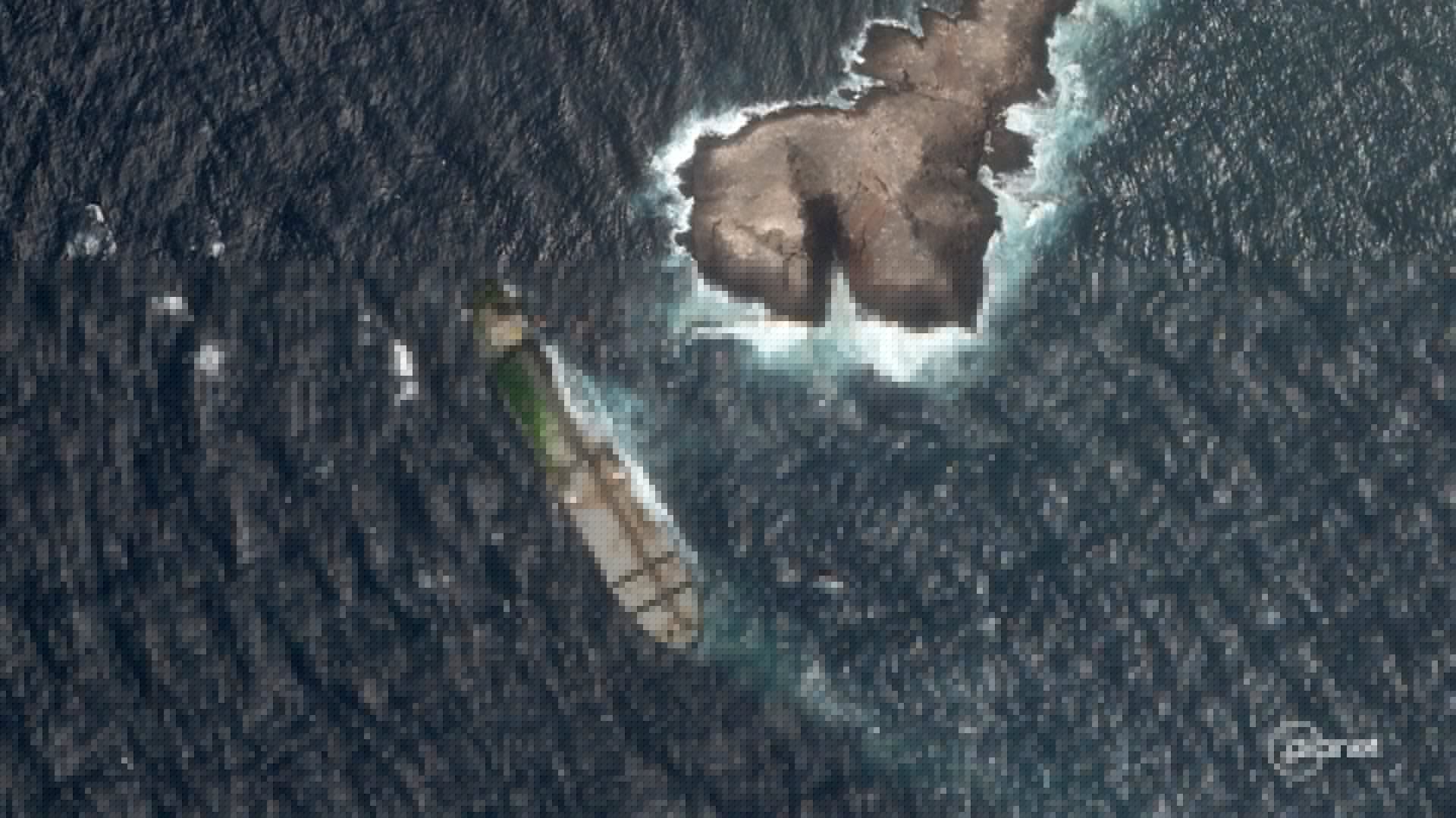 Oman Says Massive Oil Spill from Grounded Shadow Fleet Tanker