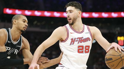 Rockets’ Alperen Sengun suffers injury scare in rematch with Spurs