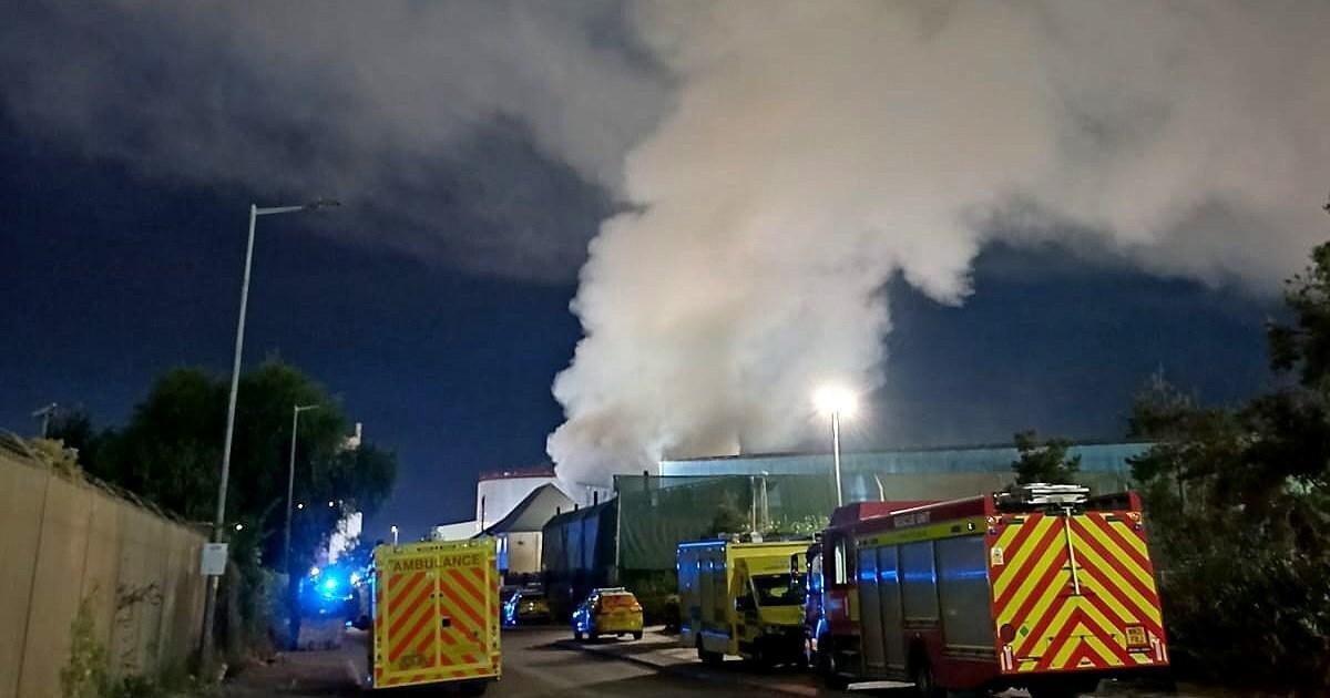 London is burning, and homeowners are warned to keep their windows closed [Scary]