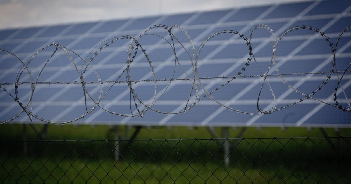 Zprávy pro Liberecký kraj: Plánovaná solární elektrárna v Ralsku by měla být menší a levnější. O její stavbě rozhodne referendum (audio)