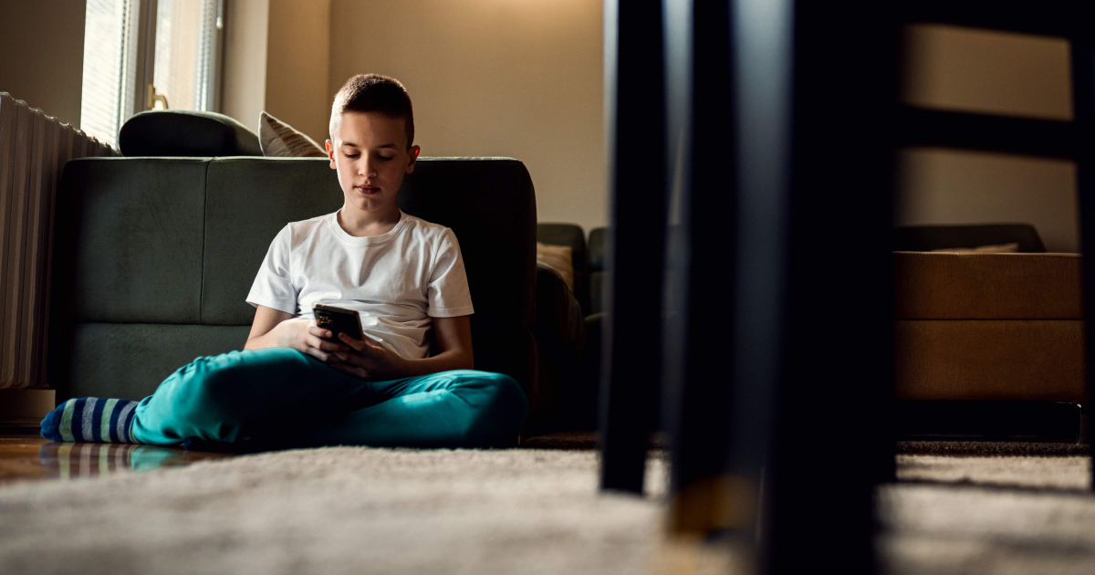 Giovani a tu per tu con l’AI: quando le confidenze si fanno virtuali