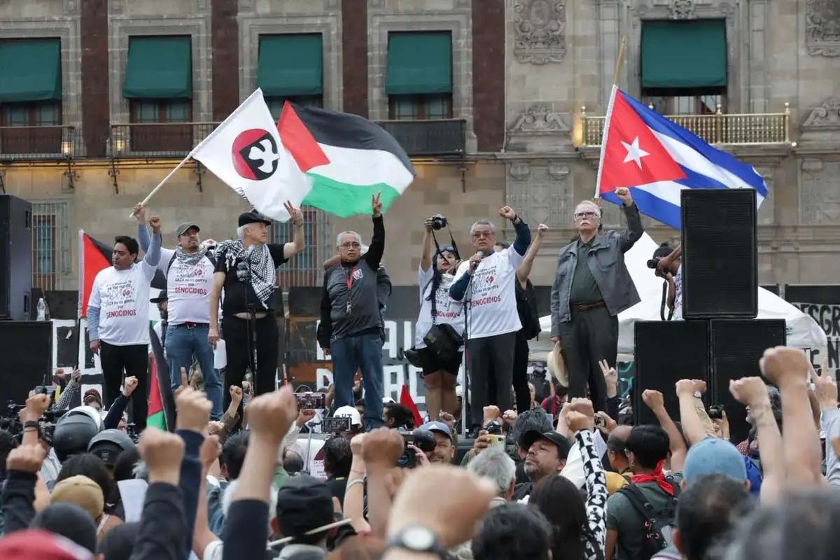 Marcha en CDMX conmemora 57 años de la masacre de Tlatelolco