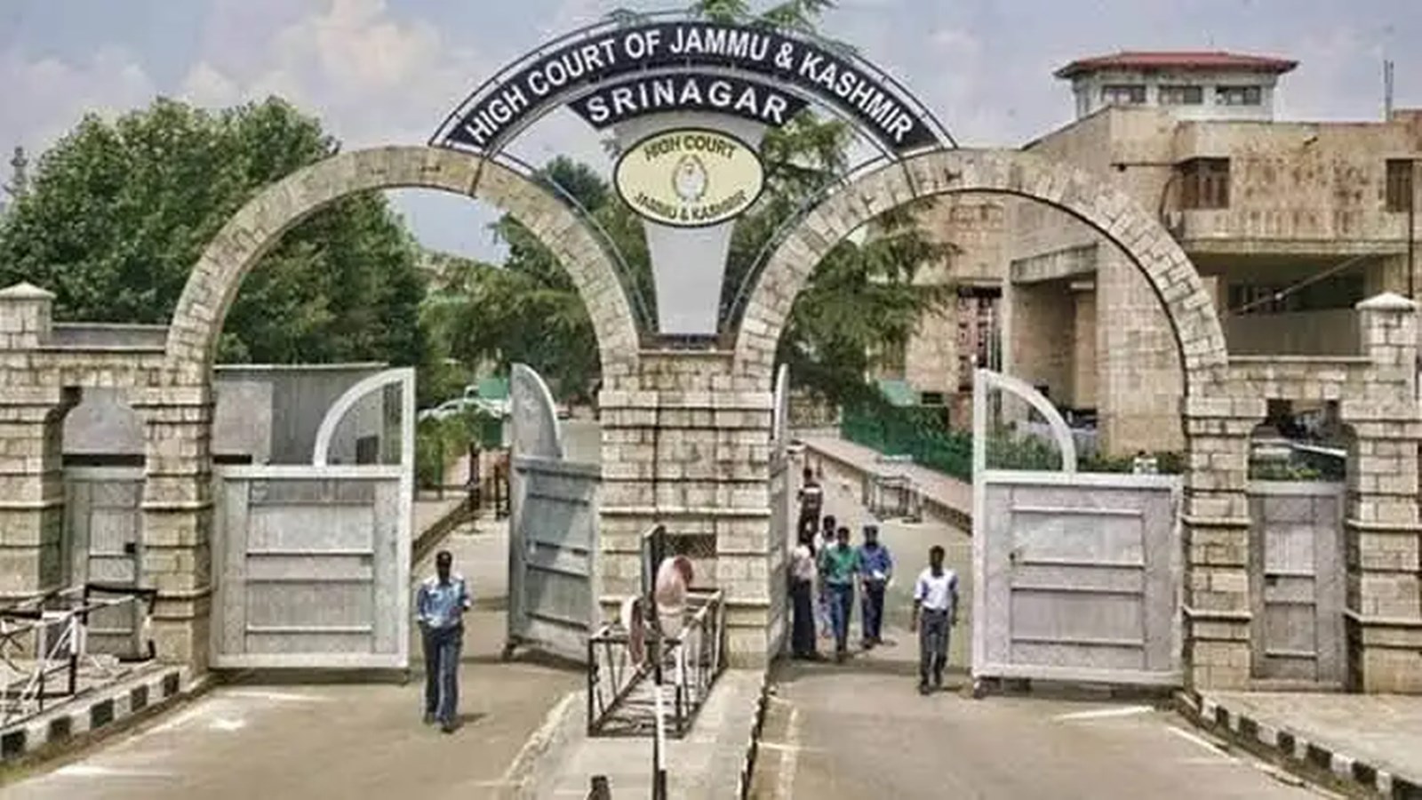 J-K High Court quashes PSA detention of ex-policeman, says authorities did not apply their mind