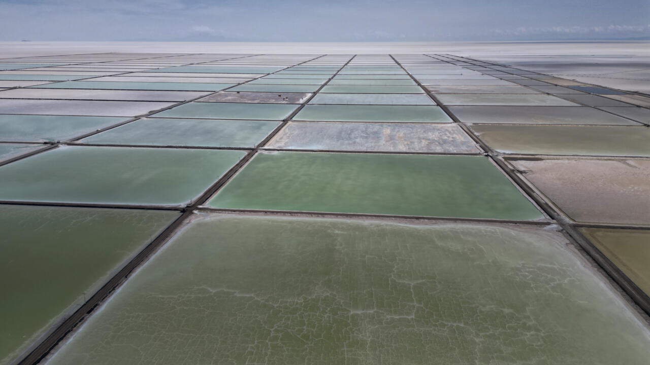 Lithium : le nouveau président de Bolivie peut-il relancer le rêve de l'or blanc ?