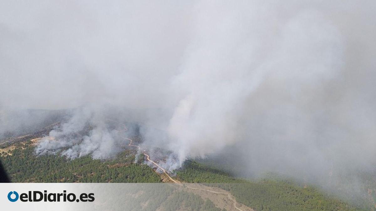 El incendio de Riglos alcanza las 4.000 hectáreas y obliga a evacuar ocho núcleos: ya son 440 las personas desalojadas