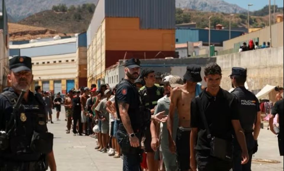 Spain Imposes Border Checks on Italian Travellers in Tit-for-Tat Response to Rome’s Controls Following Ceuta Migrant Surge
