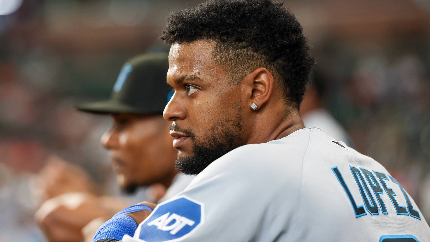 Yankees' trade deadline war with Red Sox could come to a head over Otto Lopez rumors