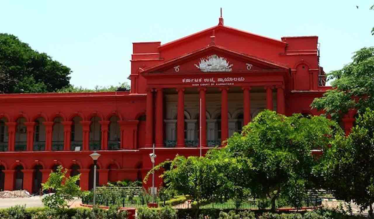 Six new additional judges sworn in at Karnataka High Court