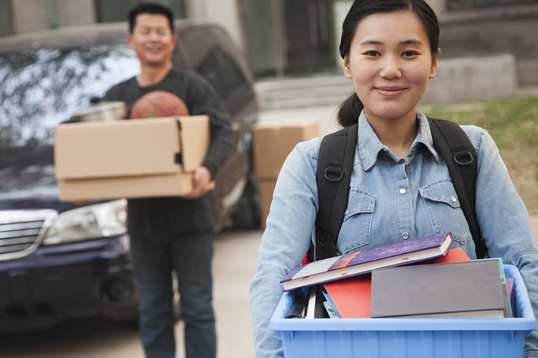 How parents can help college students manage money and avoid mistakes