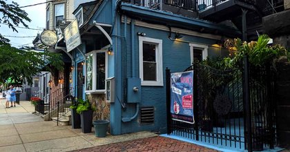 People Drive From All Over Delaware To Feast At This Legendary Seafood Restaurant