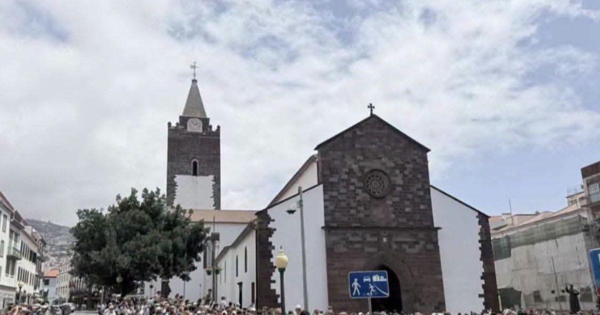 Ronaldo’s sister debunks wedding rumours after fans storm Madeira church in anticipation