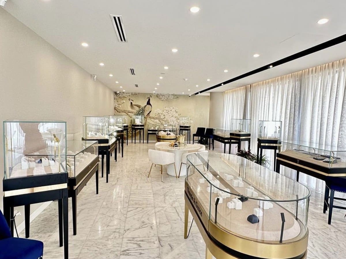 Save up to 40% on Handcrafted Engagement & Wedding Rings