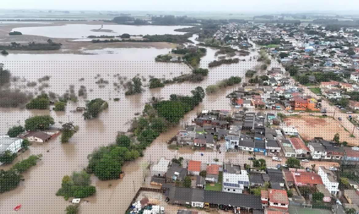 Governo federal anuncia pacote de R$ 1,3 bilhão para conter os impactos do El Niño no Brasil