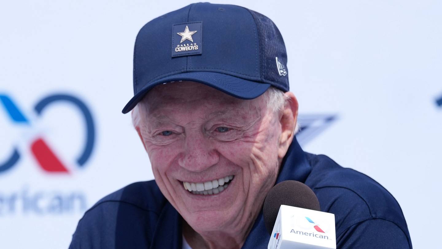 Cowboys' Malachi Lawrence trade looks a little sweeter amid Makai Lemon's struggles