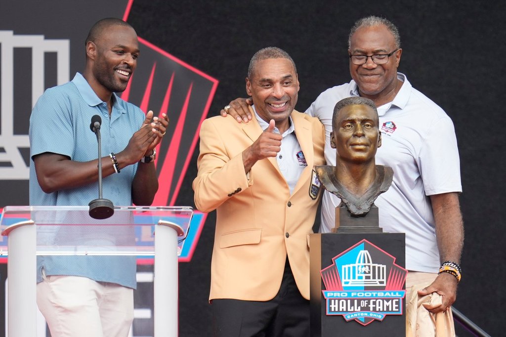 Roger Craig reveals in Pro Football Hall of Fame speech he has vascular dementia