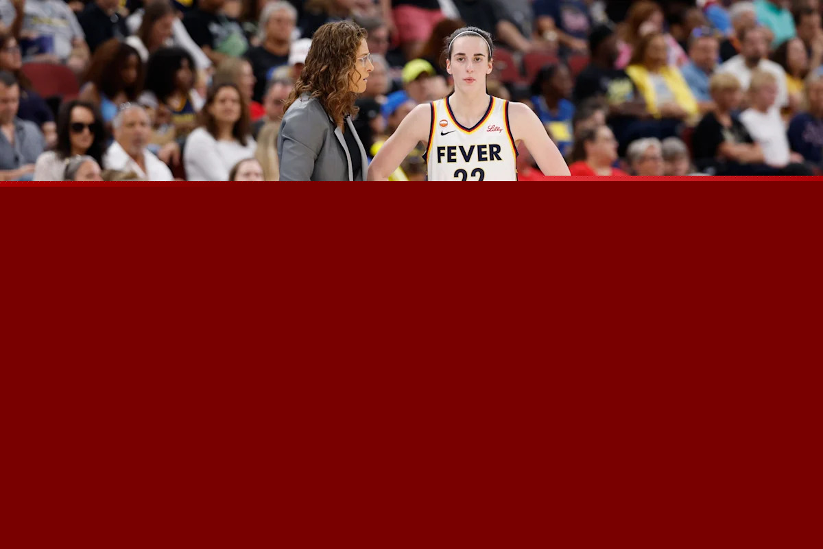 Caitlin Clark defends Fever coach after fans booed: 'That made me a little sick'