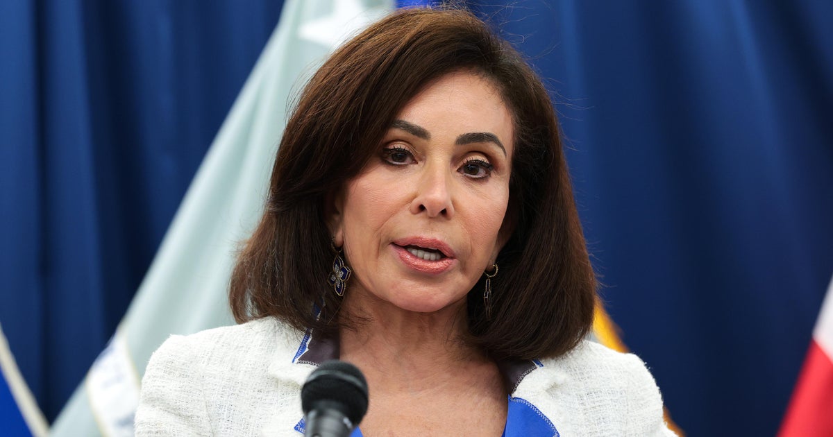 Trump says Jeanine Pirro "choked" in dropping Reflecting Pool cases
