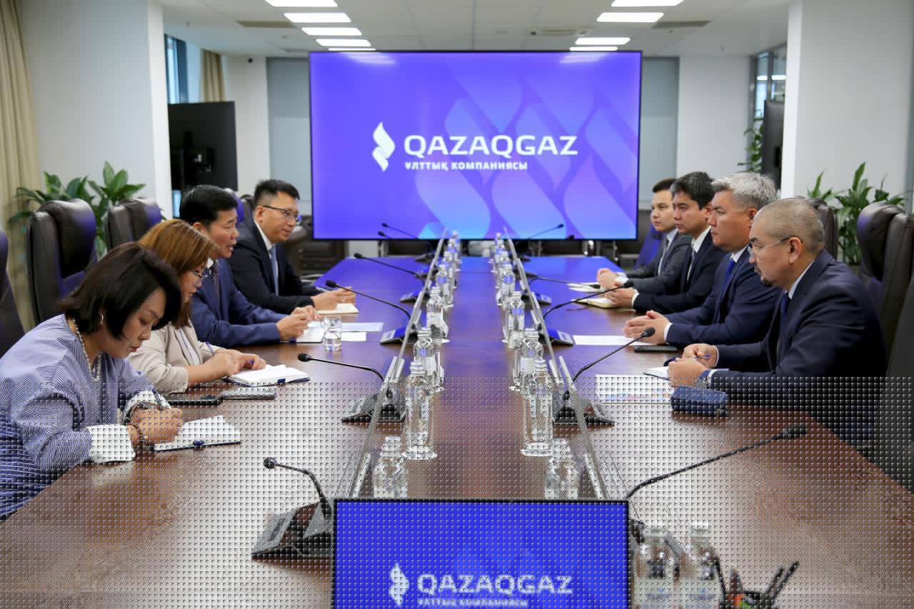 Kazakhstan's QazaqGaz, China's Sinopec discuss exploration cooperation