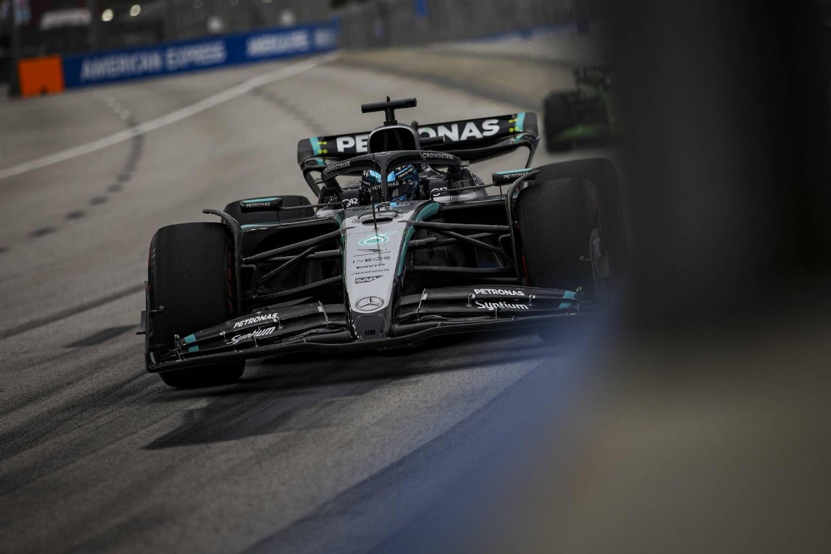 Gp Singapore: Russell in pole davanti a Verstappen, Hamilton sesto, Leclerc settimo