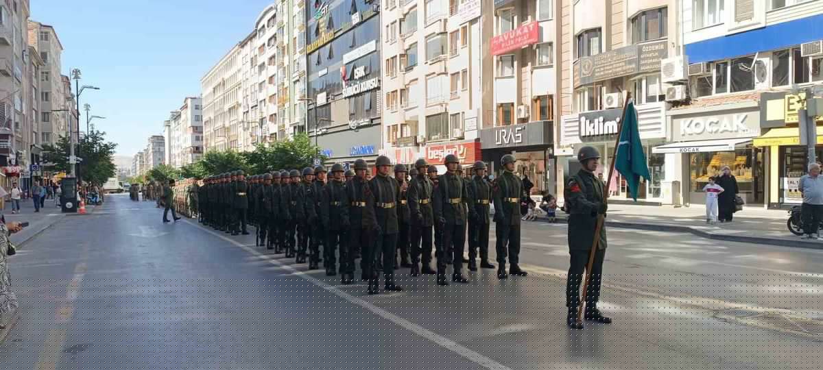 Sivas'ta 30 Ağustos Zafer Bayramı Tören Provası Büyük İlgi Gördü
