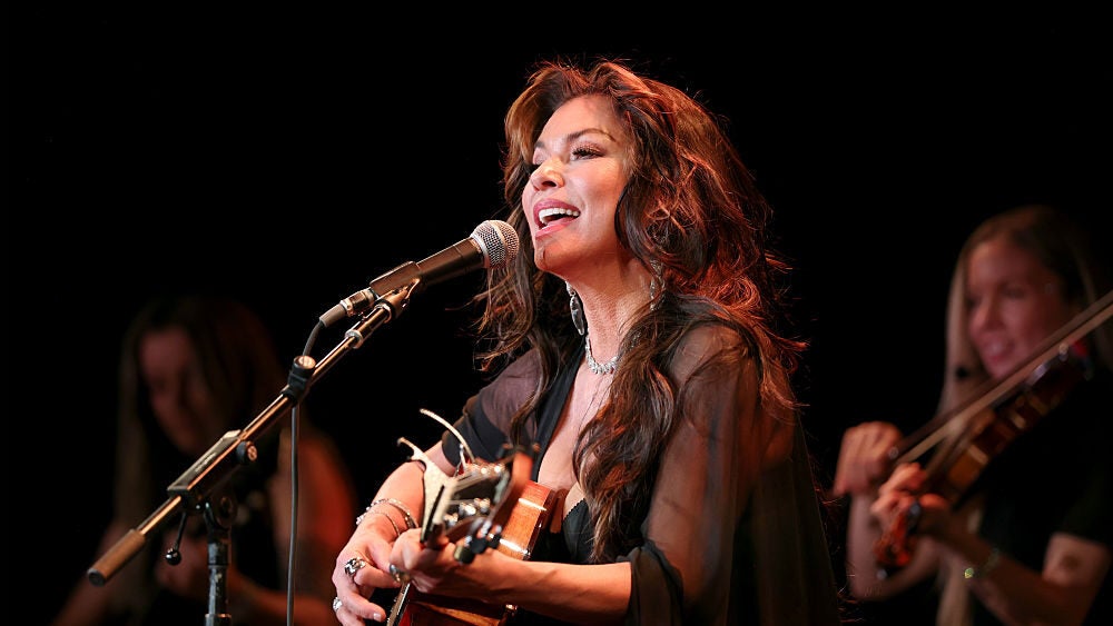 Shania Twain Had to Remain Awake During 2018 Open-Throat Surgery to Restore Singing Voice
