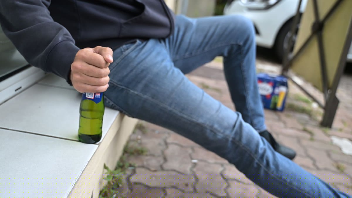 Il escalade un mur pour voler dix canettes de bière dans un restaurant de Montauban... la police l'interpelle avec près de 2 grammes d'alcool dans le sang