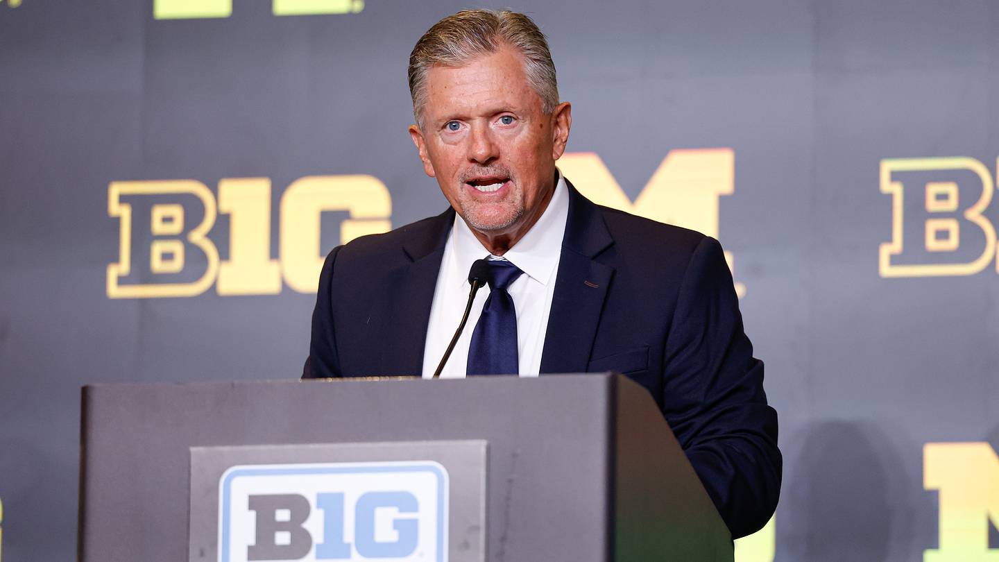 Michigan jumps on game-day visit bandwagon for rapidly rising 2027 DL recruit